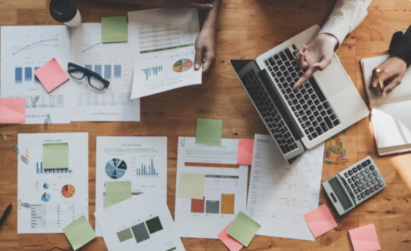 The True Cost of In-House vs. Outsourced Design Teams: A 2024 Analysis